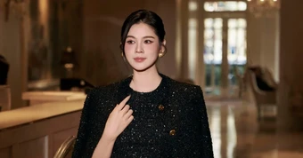MC Thu Hoài biến phim trường thành sàn diễn