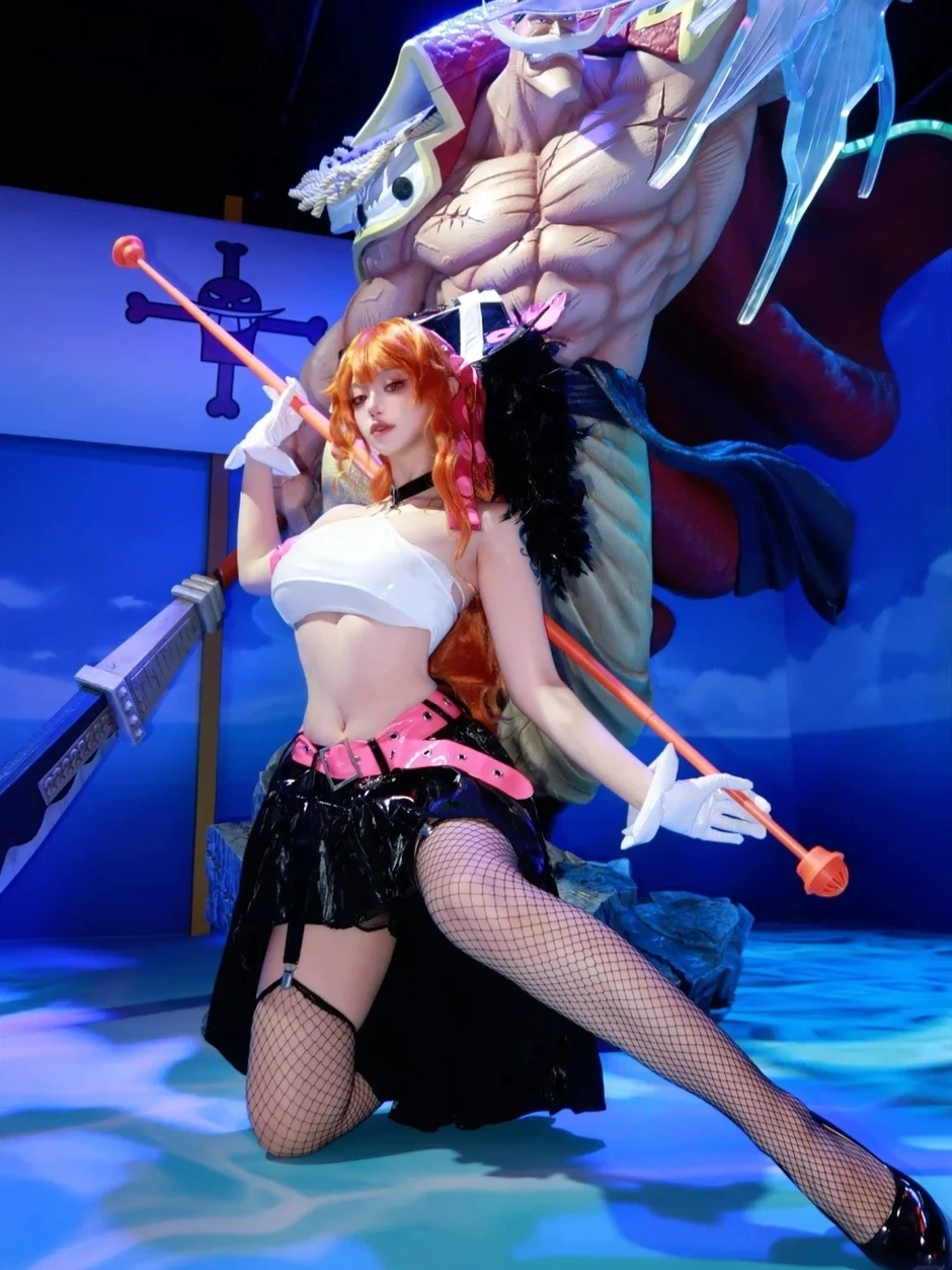 Mê mẩn loạt ảnh cosplay Nami: Khi "nàng thơ" của băng Mũ Rơm bước ra đời thực với số đo cực chuẩn Mê mẩn loạt ảnh cosplay Nami: Khi "nàng thơ" của băng Mũ Rơm bước ra đời thực với số đo cực chuẩn