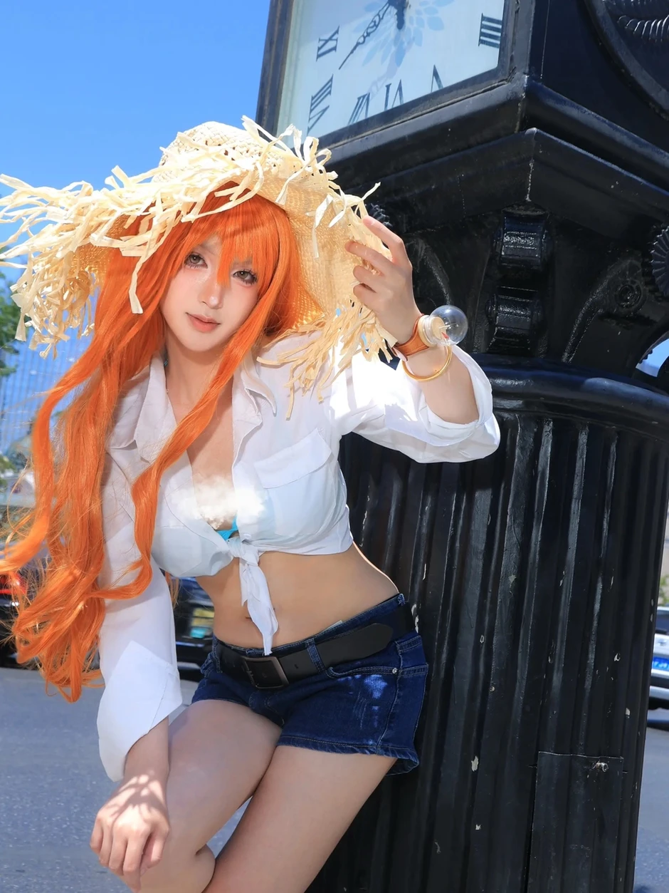 Mê mẩn loạt ảnh cosplay Nami: Khi "nàng thơ" của băng Mũ Rơm bước ra đời thực với số đo cực chuẩn Mê mẩn loạt ảnh cosplay Nami: Khi "nàng thơ" của băng Mũ Rơm bước ra đời thực với số đo cực chuẩn