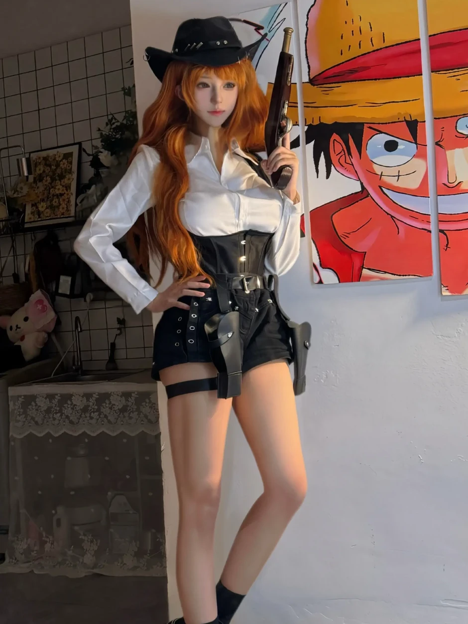 Mê mẩn loạt ảnh cosplay Nami: Khi "nàng thơ" của băng Mũ Rơm bước ra đời thực với số đo cực chuẩn Mê mẩn loạt ảnh cosplay Nami: Khi "nàng thơ" của băng Mũ Rơm bước ra đời thực với số đo cực chuẩn