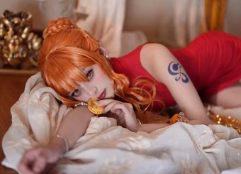 Mê mẩn loạt ảnh cosplay Nami: Khi "nàng thơ" của băng Mũ Rơm bước ra đời thực với số đo cực chuẩn