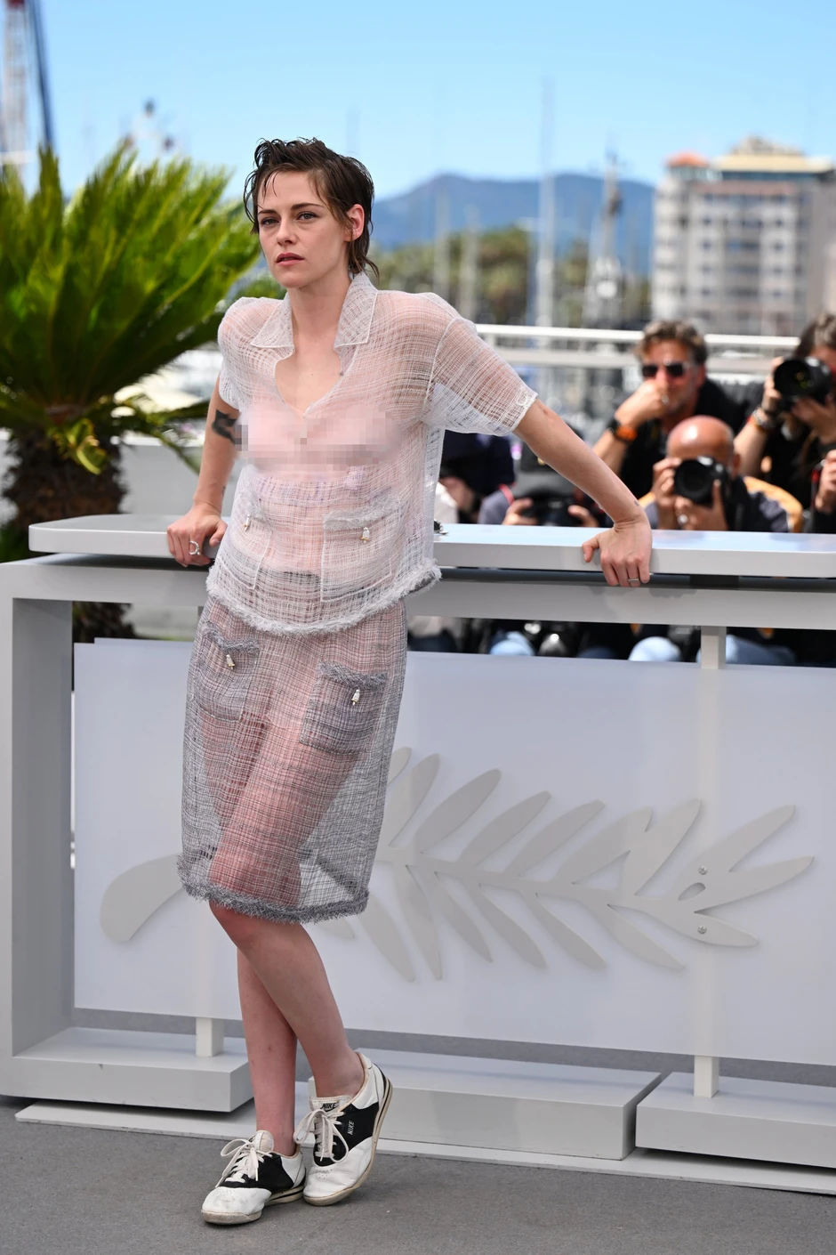 Minh tinh hạng A gây sốc vì ăn mặc hớ hênh, lộ điểm nhạy cảm ở Cannes 2026