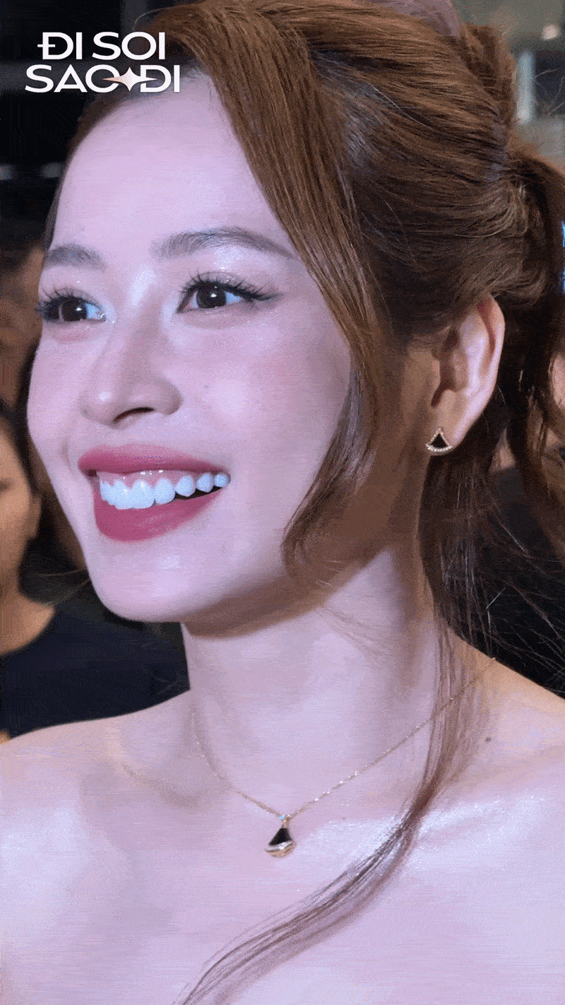 MXH nín thở khi Chi Pu lên đồ đi sự kiện MXH nín thở khi Chi Pu lên đồ đi sự kiện