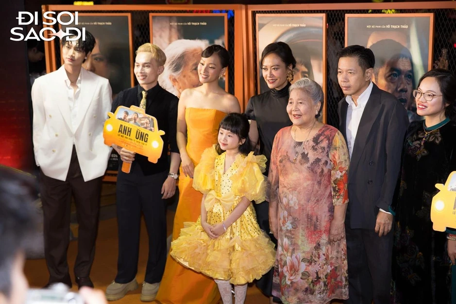 MXH nín thở khi Chi Pu lên đồ đi sự kiện MXH nín thở khi Chi Pu lên đồ đi sự kiện