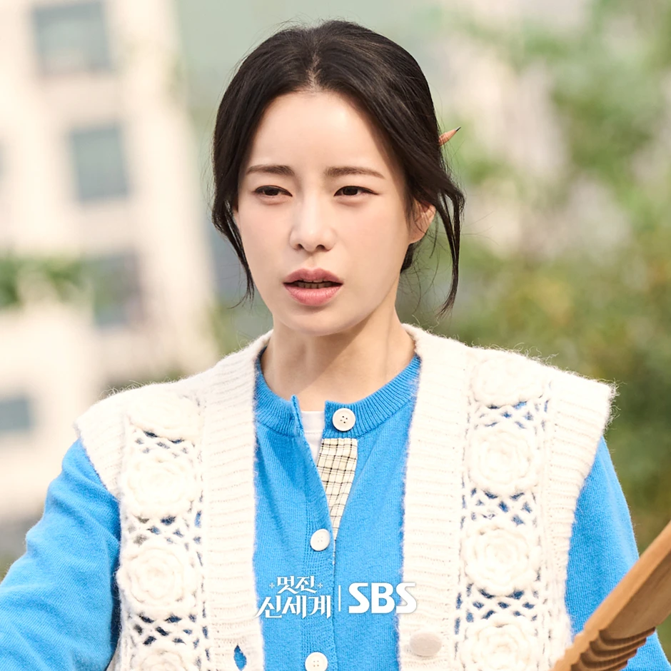 My Royal Nemesis hài điên đảo, Lim Ji Yeon quậy banh thế kỷ 21