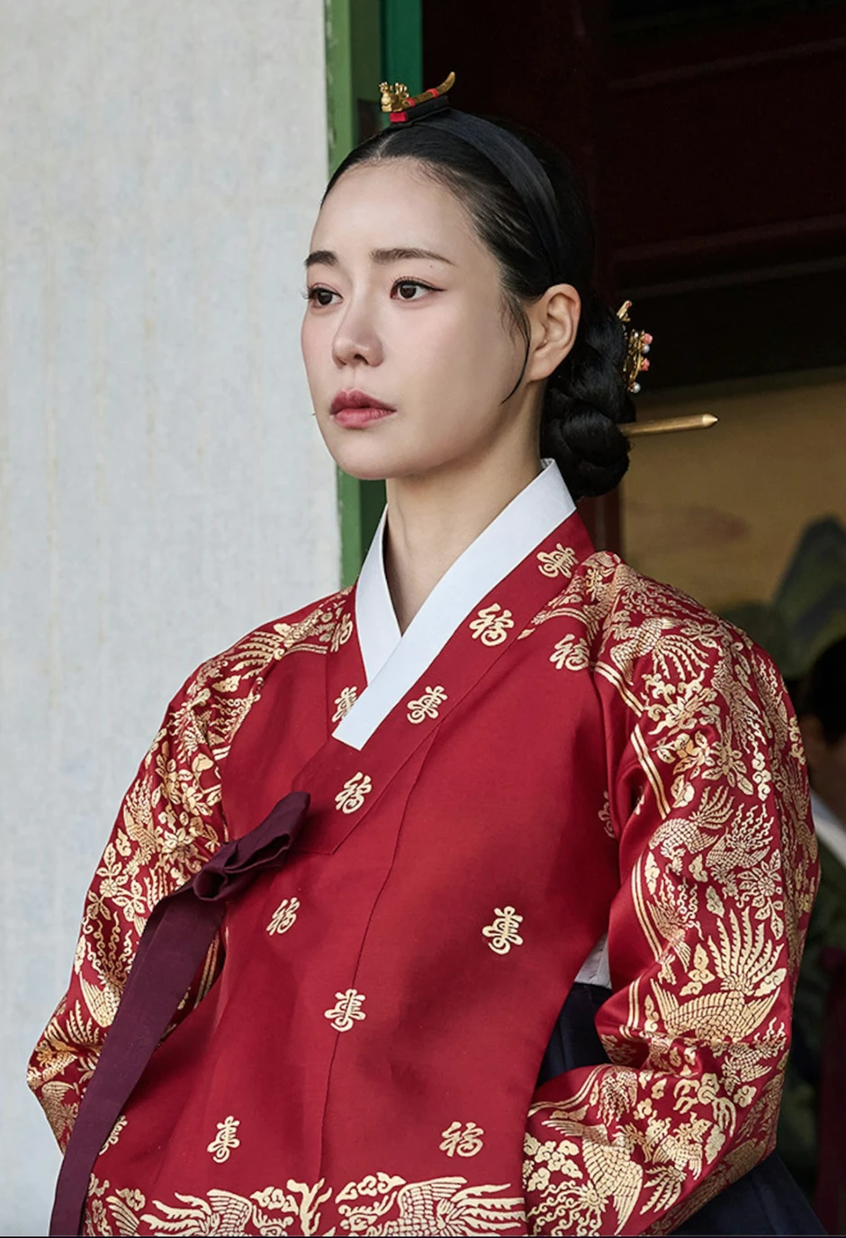My Royal Nemesis hài điên đảo, Lim Ji Yeon quậy banh thế kỷ 21