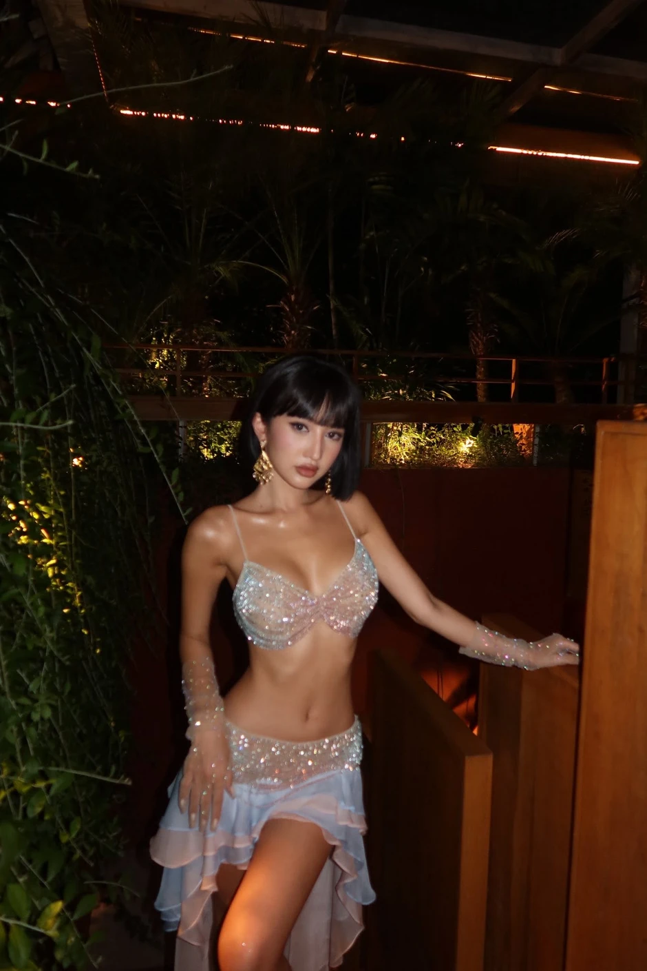 Nàng hot girl sở hữu vòng eo 51cm khiến Vũ Khắc Tiệp cũng phải "đứng ngồi không yên"