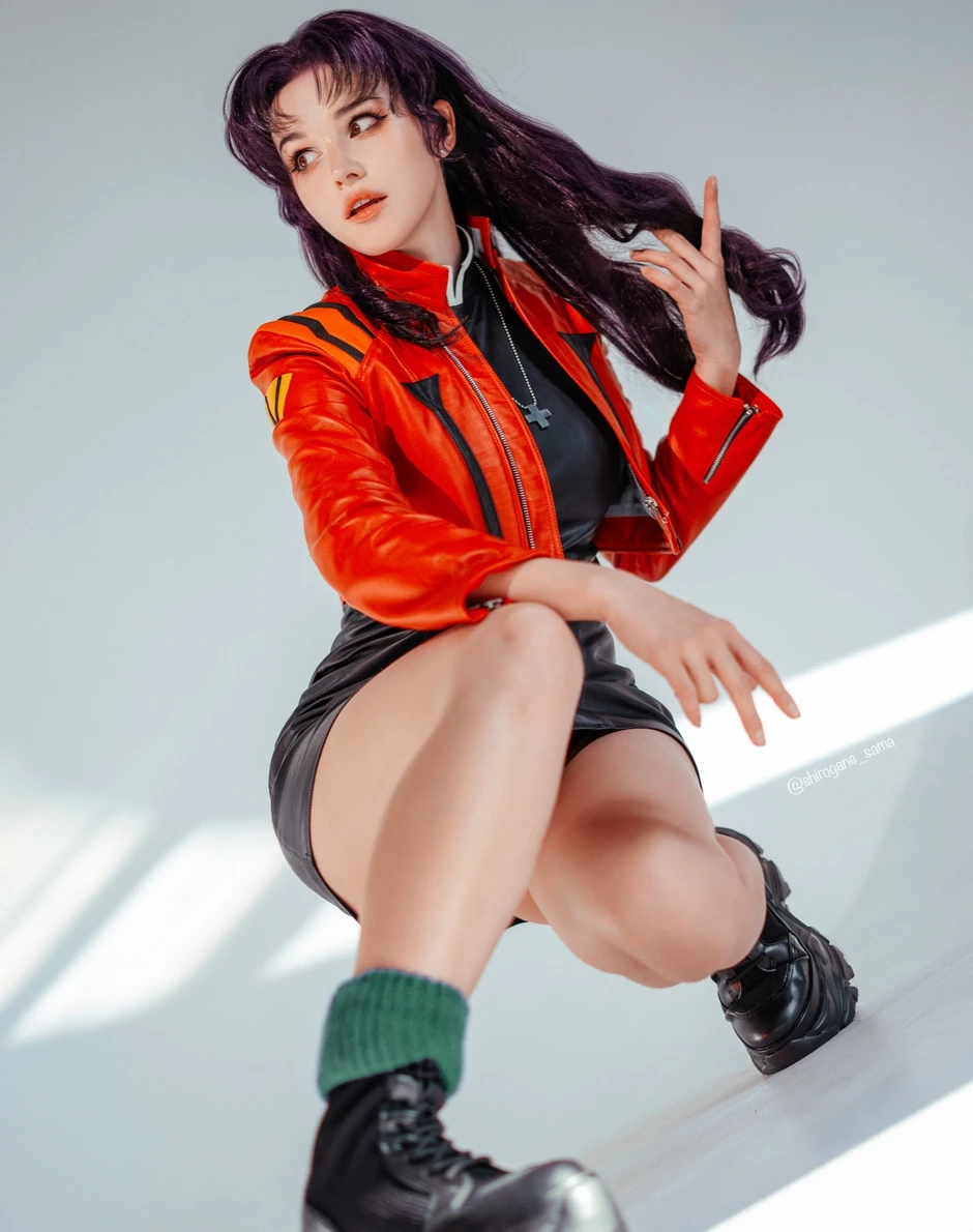 Ngắm màn cosplay Misato Katsuragi "đốn tim" fan Evangelion: Khi sự nổi loạn gặp gỡ vẻ quyến rũ