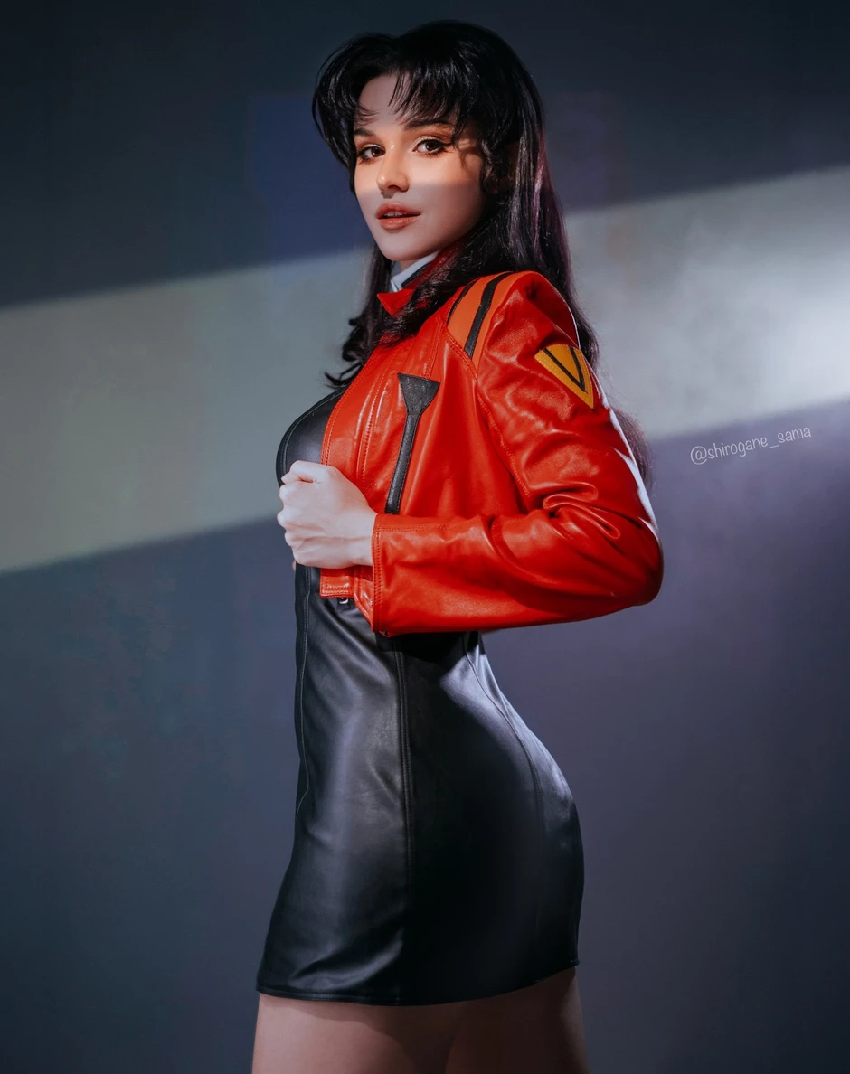 Ngắm màn cosplay Misato Katsuragi "đốn tim" fan Evangelion: Khi sự nổi loạn gặp gỡ vẻ quyến rũ