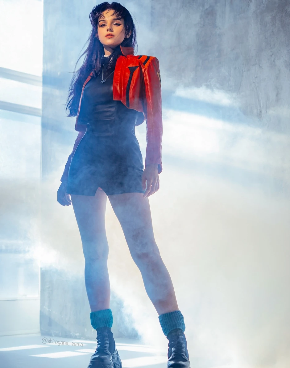 Ngắm màn cosplay Misato Katsuragi "đốn tim" fan Evangelion: Khi sự nổi loạn gặp gỡ vẻ quyến rũ