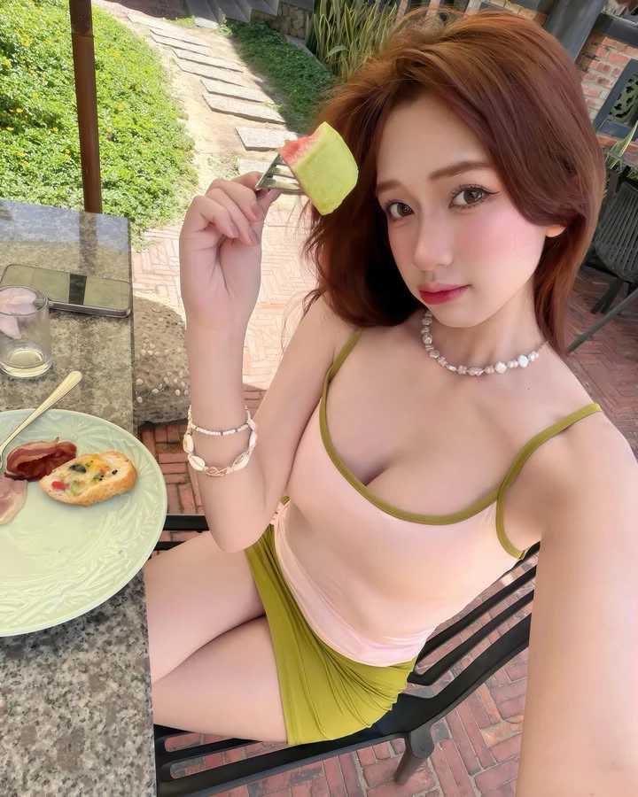 Ngắm sắc vóc "thần tiên tỷ tỷ" của hot girl Thảo Trang trong loạt ảnh hút nghìn like