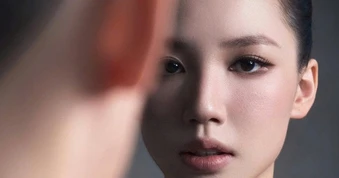 Ngoại hình khác lạ của AMEE sau thời gian biến mất