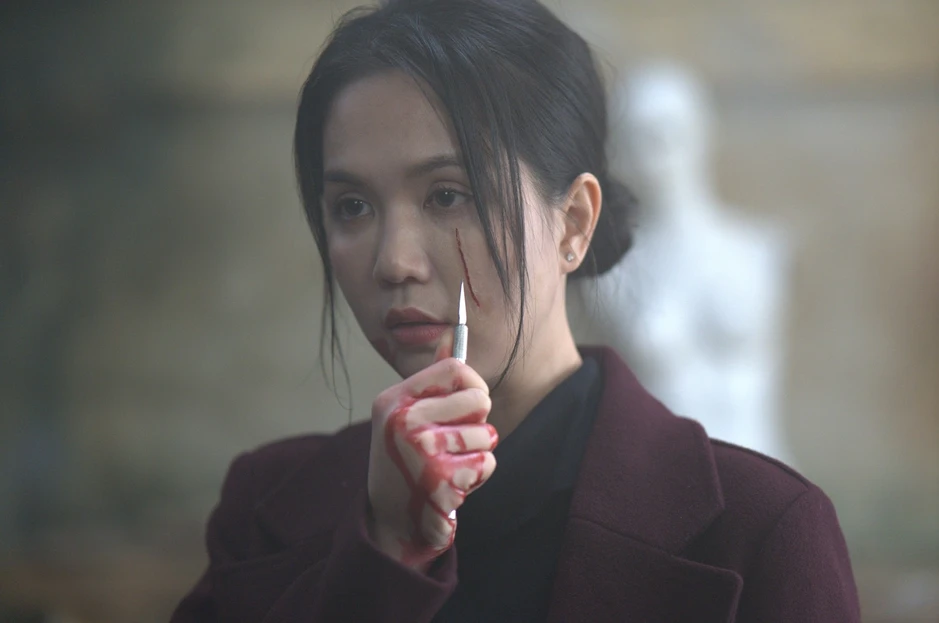 Ngọc Trinh hôn Lê Xuân Tiền ở phim Thẩm Mỹ Viện Âm Phủ Ngọc Trinh hôn Lê Xuân Tiền ở phim Thẩm Mỹ Viện Âm Phủ