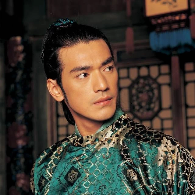 Người đàn ông duy nhất khiến Song Hye Kyo, Trần Kiều Ân mê mệt