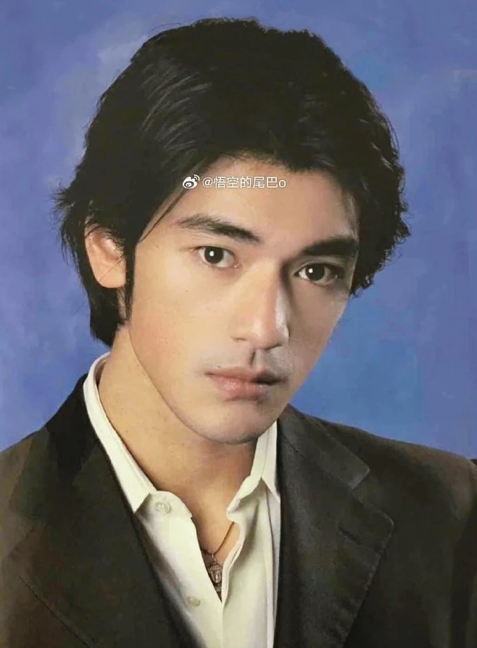 Người đàn ông duy nhất khiến Song Hye Kyo, Trần Kiều Ân mê mệt