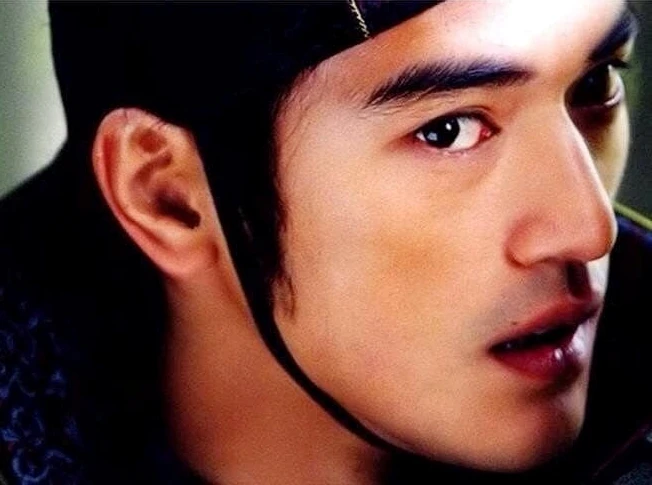 Người đàn ông duy nhất khiến Song Hye Kyo, Trần Kiều Ân mê mệt