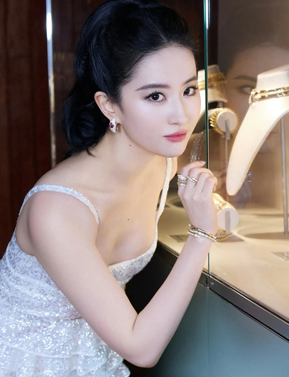 Người duy nhất đẹp hơn Lưu Diệc Phi là chính cô ấy của 24 năm trước Người duy nhất đẹp hơn Lưu Diệc Phi là chính cô ấy của 24 năm trước