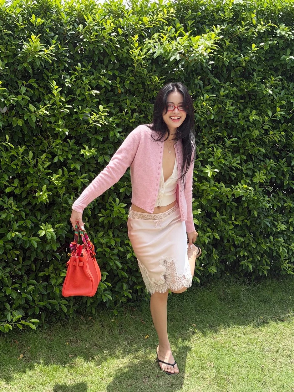 Nhận không ra Hoàng Thuỳ Linh Nhận không ra Hoàng Thuỳ Linh