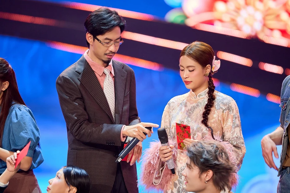 Nhận không ra Hoàng Thuỳ Linh Nhận không ra Hoàng Thuỳ Linh