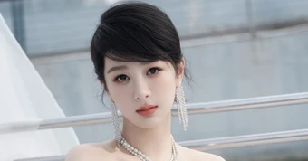 Nỗi lo bán mặt cho AI