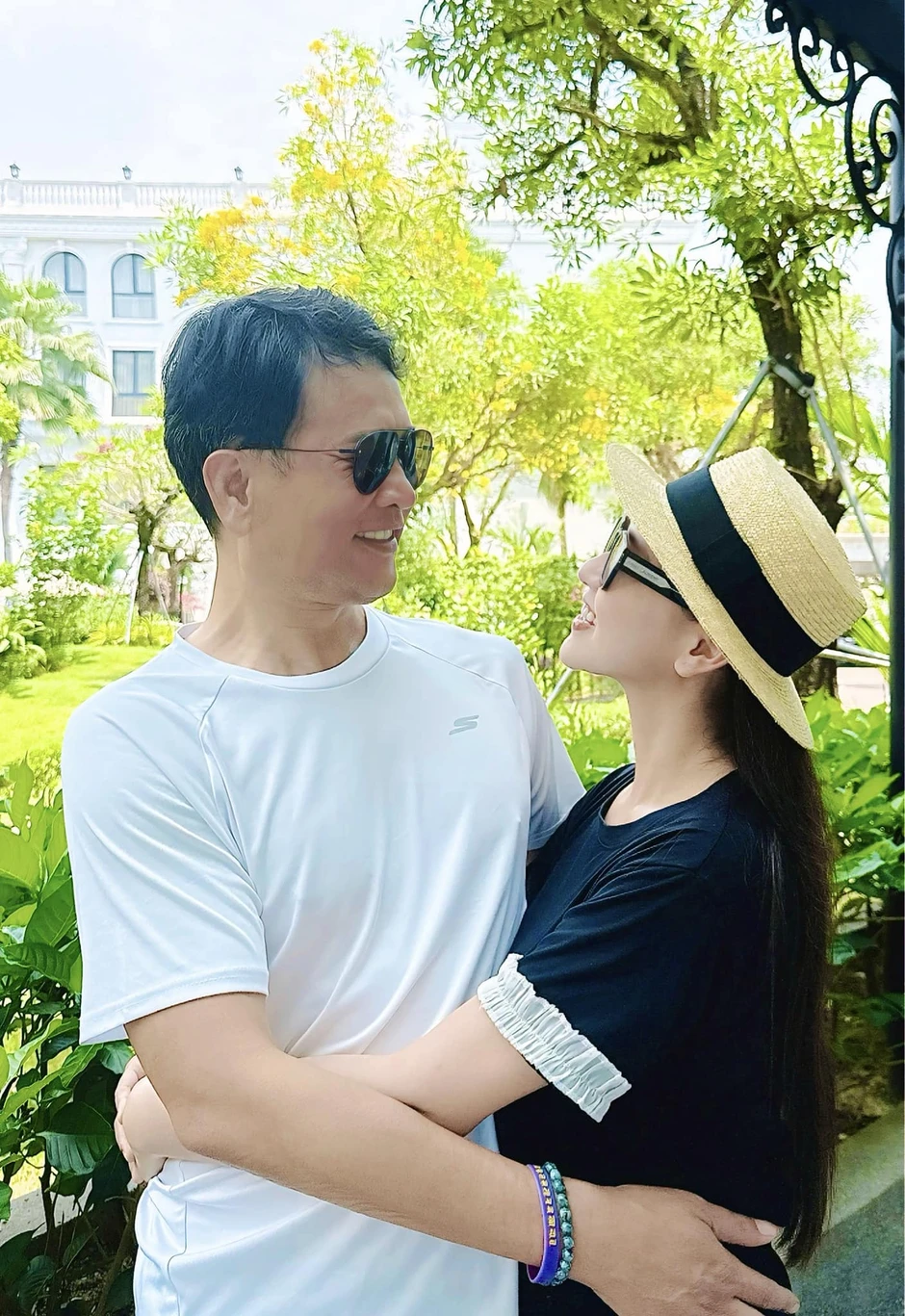 Nữ diễn viên giàu nhất miền Bắc, tự nhận có sugar daddy bao nuôi Nữ diễn viên giàu nhất miền Bắc, tự nhận có sugar daddy bao nuôi