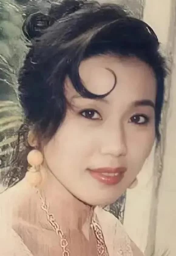 Nữ diễn viên hiếm hoi dám tự mình thực hiện cảnh nóng từng gây chấn động điện ảnh Hồng Kông
