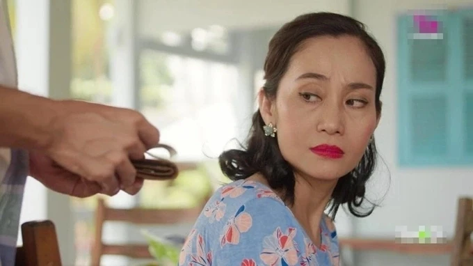 Nữ NSƯT mang bầu 6 tháng vẫn có trai tán, kết hôn 24 năm cả nước không biết mặt chồng