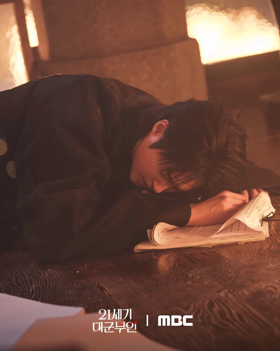 Perfect Crown tập 11: Byeon Woo Seok chính thức lên ngôi vua