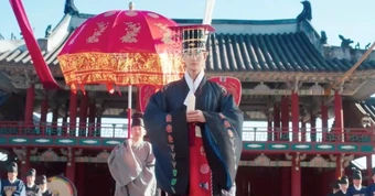 Perfect Crown tập 11: Byeon Woo Seok chính thức lên ngôi vua