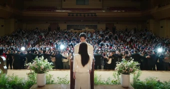 Perfect Crown tập 8: IU - Byeon Woo Seok lộ hợp đồng hôn nhân