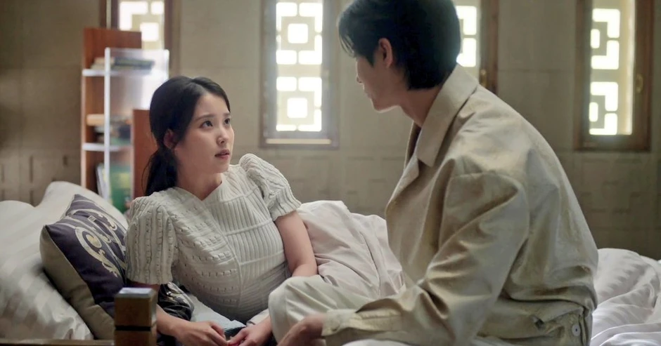 Perfect Crown tập cuối: IU - Byeon Woo Seok lật mặt cực căng Perfect Crown tập cuối: IU - Byeon Woo Seok lật mặt cực căng