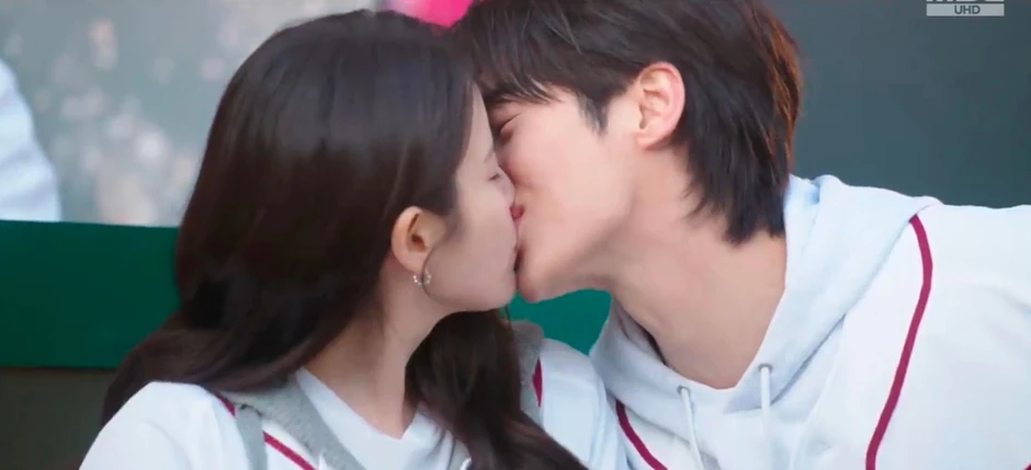 Perfect Crown tập cuối: IU - Byeon Woo Seok lật mặt cực căng Perfect Crown tập cuối: IU - Byeon Woo Seok lật mặt cực căng