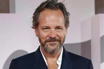 Peter Sarsgaard Gia Nhập The Last of Us Mùa 3, HBO Tạm Dừng Quay Phim Vì World Cup