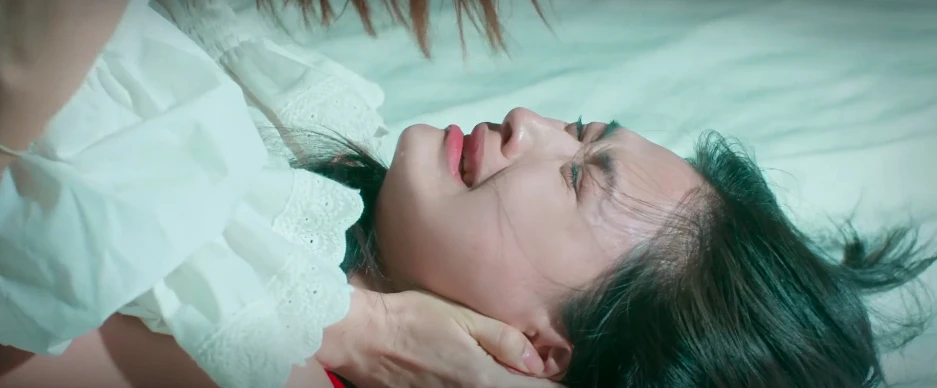 Phim Việt giờ vàng đừng viện cớ 18+ để làm càn Phim Việt giờ vàng đừng viện cớ 18+ để làm càn