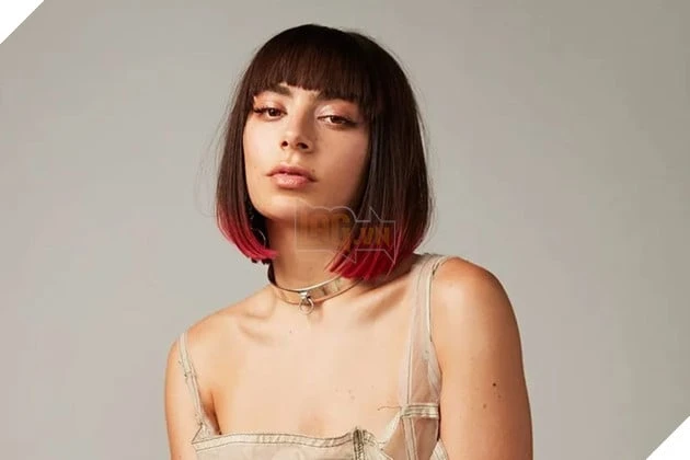 Sao Nữ Charli XCX Chia Sẻ Áp Lực Khi Chuyển Từ Ca Hát Sang Diễn Xuất Trong Phim ới Erupcja