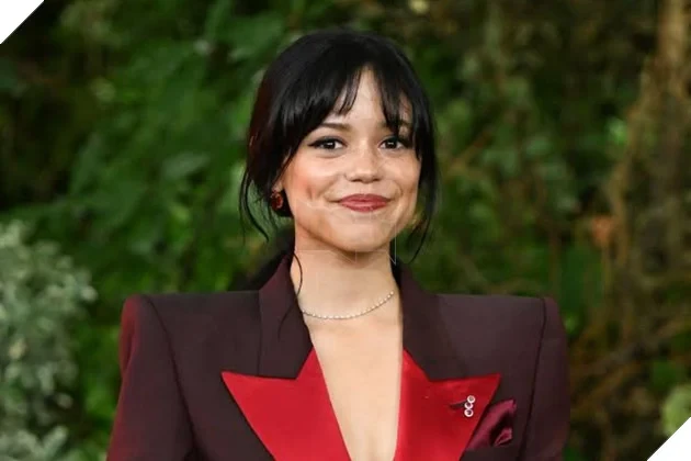 Sao Nữ Jenna Ortega Từng Nhịn Ăn, Uống Cả Ngày Khi Còn Là Sao Nhí