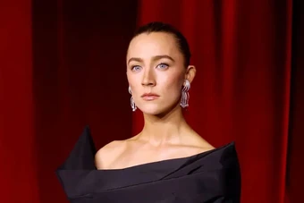 Sao Nữ Saoirse Ronan Muốn Trở Thành Nữ Phản Diện “Đen Tối” Của James Bond