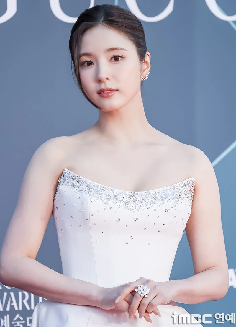 Shin Se Kyung khiến hàng triệu người phẫn nộ ở Baeksang 2026