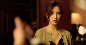 Shin Se Kyung trẻ mãi không già, tại đơ nên mặt ít nếp nhăn