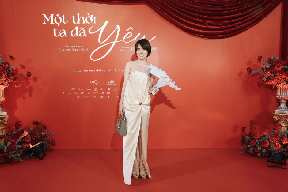Thảm đỏ Một Thời Ta Đã Yêu: Ngọc Trinh - Quốc Trường quá đẹp đôi