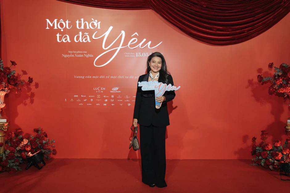 Thảm đỏ Một Thời Ta Đã Yêu: Ngọc Trinh - Quốc Trường quá đẹp đôi