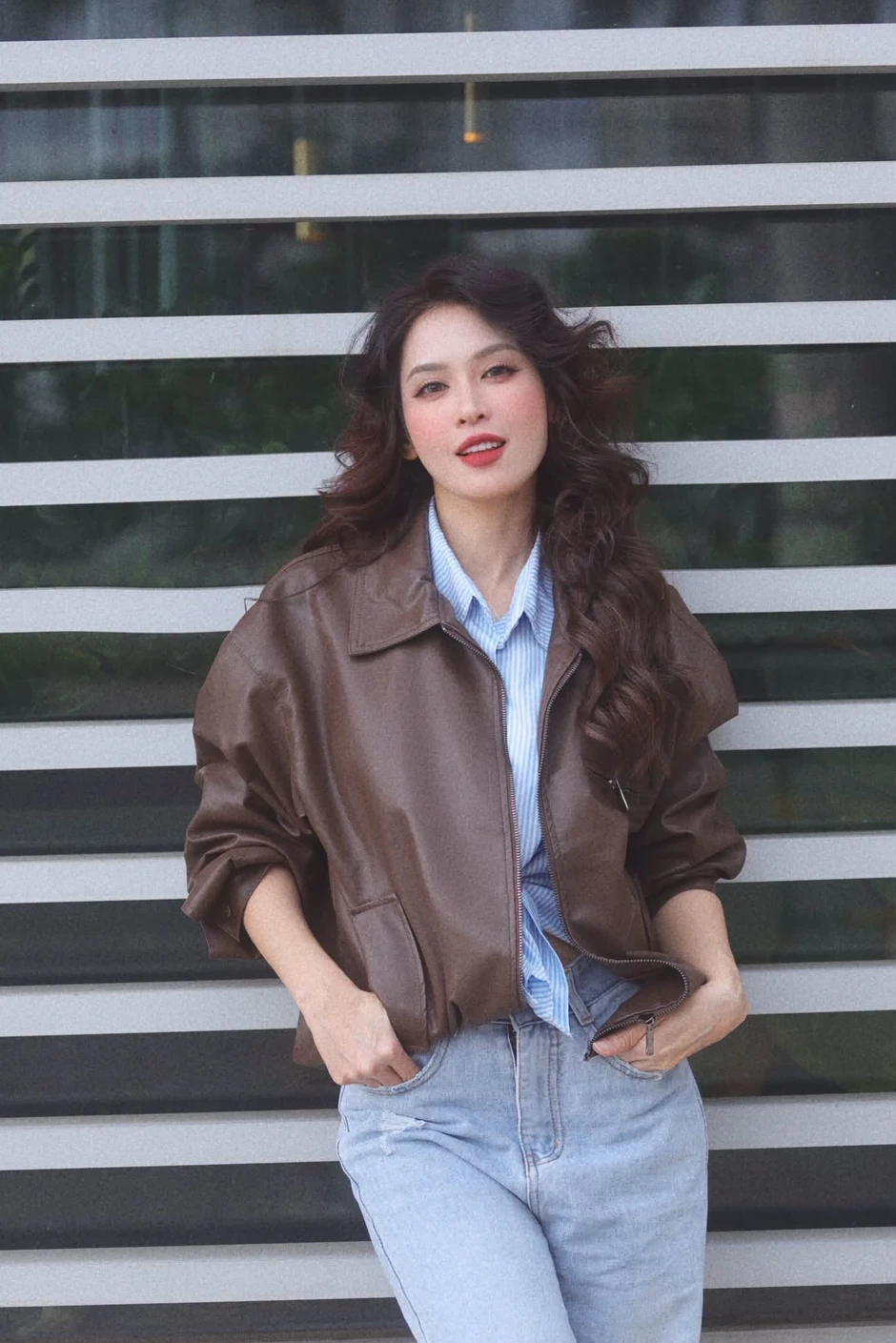 Thánh hack tuổi Vbiz lọt đề cử đẹp nhất thế giới, nhan sắc như Chi Pu - Tiểu Vy cộng lại Thánh hack tuổi Vbiz lọt đề cử đẹp nhất thế giới, nhan sắc như Chi Pu - Tiểu Vy cộng lại