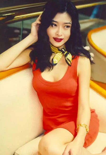 Thời hoàng kim của dòng phim 18+ Hong Kong và những "nàng thơ" làm khuynh đảo màn ảnh thập niên 90