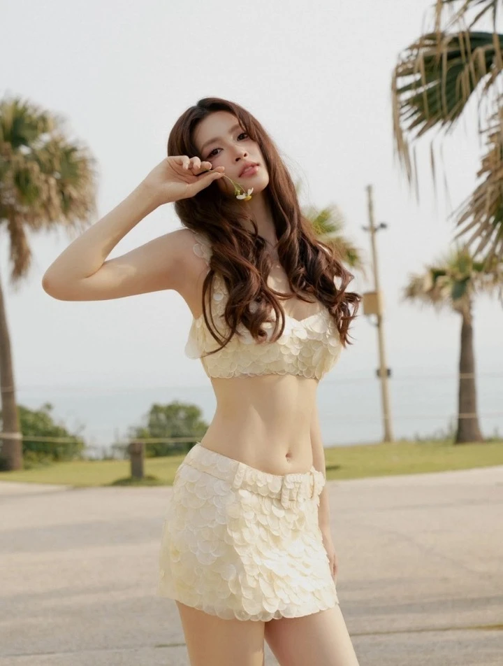Tiểu Vy sau 8 năm đăng quang Hoa hậu Việt Nam