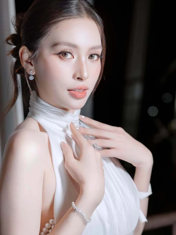 Tiểu Vy sau 8 năm đăng quang Hoa hậu Việt Nam
