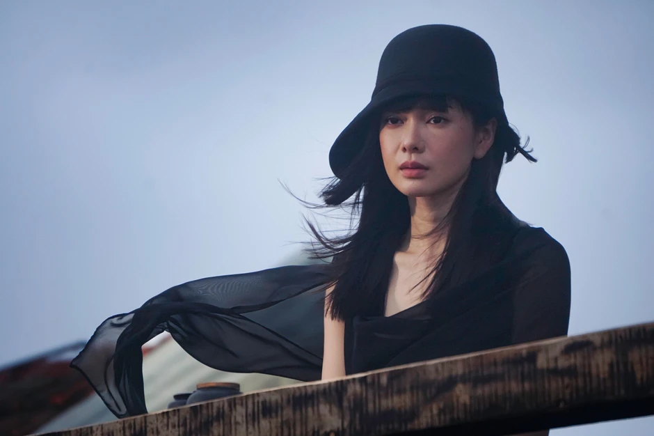 Tiểu Vy và Yên Đan: Cặp tiểu tam chính thất đẹp vô địch Việt Nam