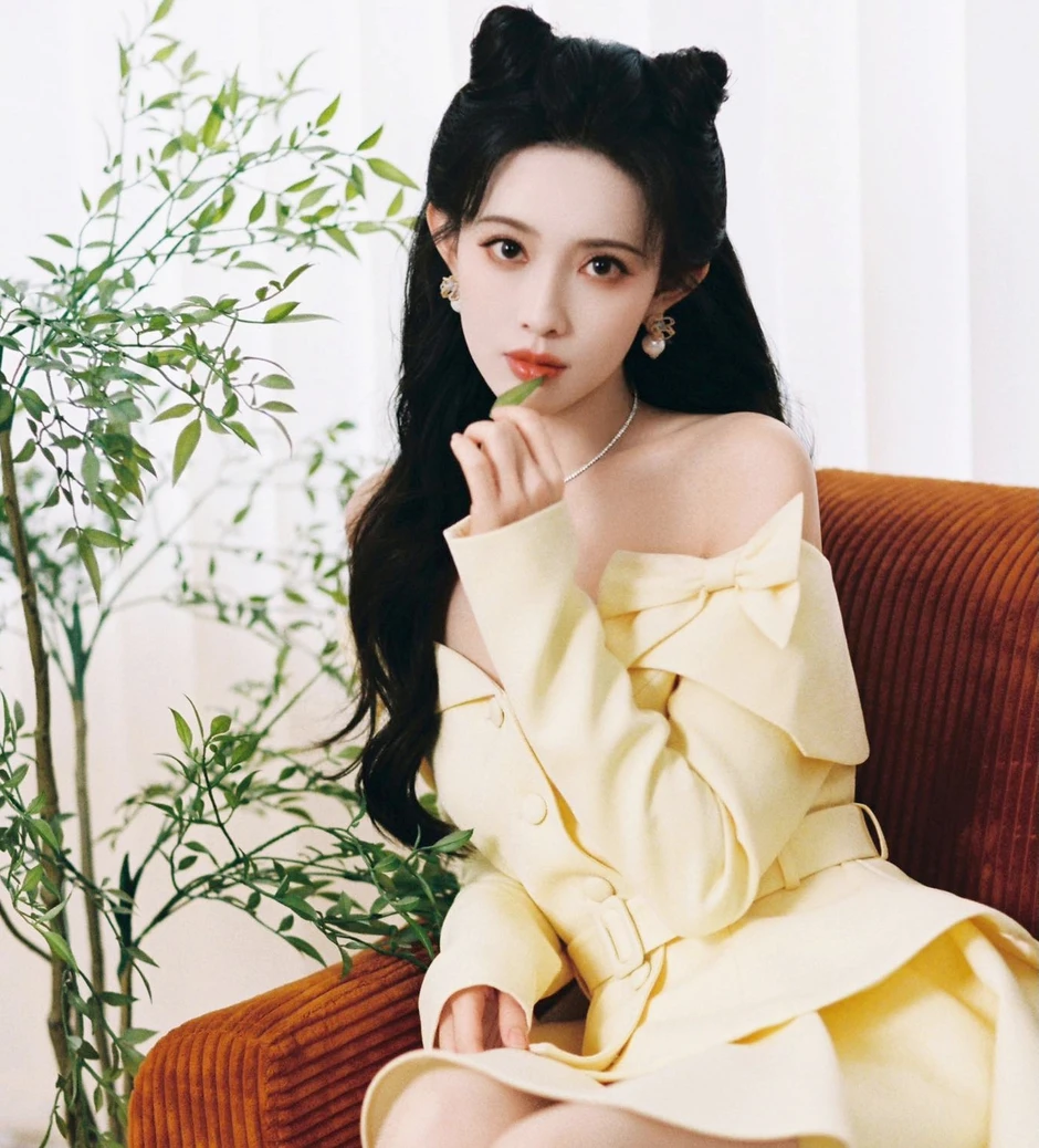Trò cười mang tên tiểu hoa đán lứa 95