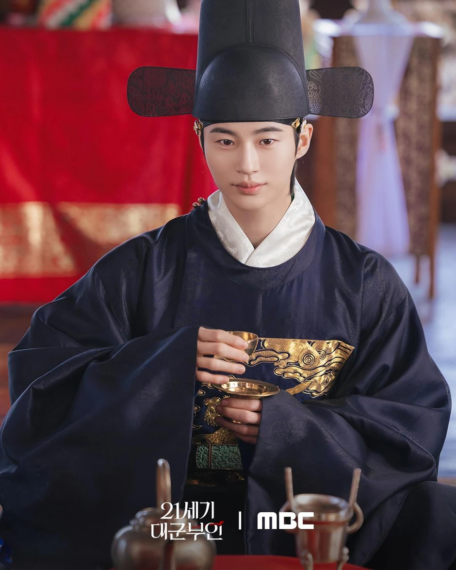 Từ nhỏ đến lớn chưa thấy đám cưới nào đẹp như trong Perfect Crown