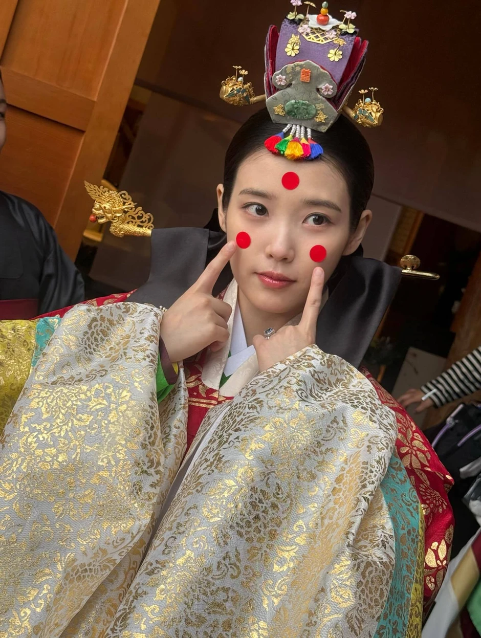 Từ nhỏ đến lớn chưa thấy đám cưới nào đẹp như trong Perfect Crown