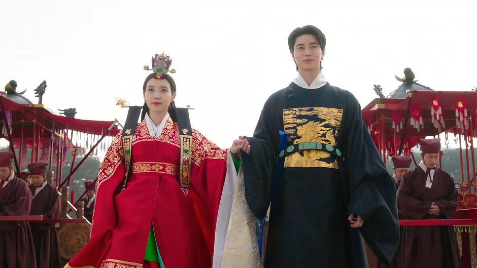 Từ nhỏ đến lớn chưa thấy đám cưới nào đẹp như trong Perfect Crown